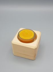 Bild von Zirbenholzwürfel glatt inkl. Teelicht aus Bienenwachs
