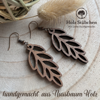 Picture of Handgemachte Holz Ohrringe im schönen Blätter-Stil aus Nussbaum - Holz, mit bronzefarbigen, nickelfreien Ohrhaken