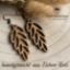 Bild von Handgemachte Holz Ohrringe im schönen Blätter-Stil aus Eiche , mit bronzefarbigen, nickelfreien Ohrhaken