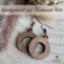 Bild von Kreisförmige Creolen Hängeohrringe aus Nussbaum-Holz, Holzschmuck, Ideal als kleines Geschenk für zB. eine Freundin, passender Ohrhänger als Hochzeit- oder Trachtenschmuck