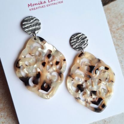 Bild von Ornament-Ohrstecker - Rhombusform aus Resin - beige brown